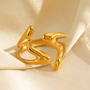 Bague ouverte minimaliste en acier inoxydable doré avec design abstrait de lave