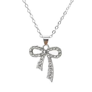 Collier à nœud en cristal étincelant avec perles et zircone cubique en argent brillant