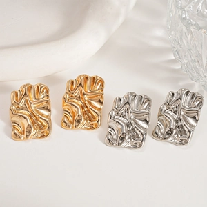Minimalist wrinkled geometric rectangular stud earrings in polished gold and silver finish