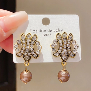 Boucles d'oreilles vintage en or torsadé avec perles et cristaux sur clous en argent S925