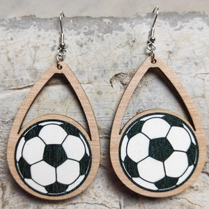 Orecchini pendenti in legno con motivo a pallone da calcio bianco e nero per fan sportivi
