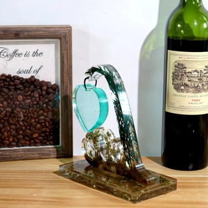 Resin love heart photo frame mold with embedded dried plants for DIY desktop ornaments