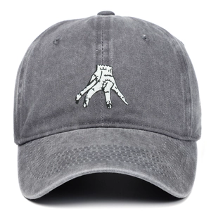 Cappellino da baseball grigio lavato con ricamo Wednesday Addams in stile vintage
