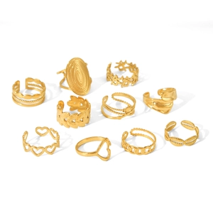 Set of 10 adjustable 18K gold plated stainless steel rings with minimalist heart and leaf designs