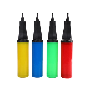 Set di pompe a mano manuali colorate in giallo blu verde e rosso per palloncini