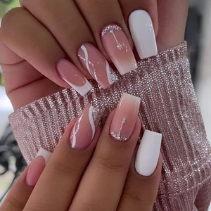 Französische Weißer Verlauf Sarg Mittellange Künstliche Nägel Mit Glitzersteinen Und Silbernem Glitzer Elegant Für Damen