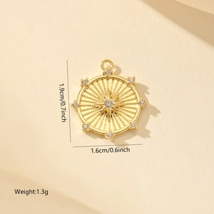 Detailansicht der Größe eines goldenen Sternanhängers mit Maßen 1.9cm und Gewicht 1.3g