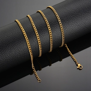 Collar de cadena de eslabones minimalista de acero de titanio chapado en oro de 18k con cierre