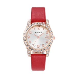 Macro dell'orologio da donna Amadi con cinturino in pelle rossa e lunetta diamantata