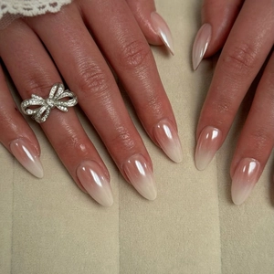 Unghie Finte Press On Forma A Mandorla Sfumato Rosa Bianco Perla Artificial Cromo Lucido Per Donne