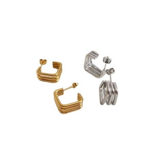 Geometrische dreilagige quadratische Ohrringe in Gold und Silber mit polierter Oberfläche