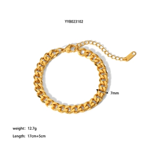 Detail view of 7mm 18K gold-plated Cuban chain bracelet with dimensions and 12.7g weight