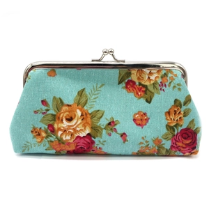 Seebleue Canvas-Clutch mit roten Rosen und klassischem silbernem Metall-Clipverschluss