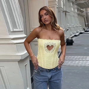 Corset en dentelle jaune sexy avec découpe cœur en strass et armatures structurées