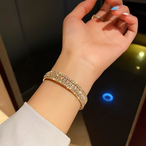 Bracelet Jonc Ouvert Serti De Strass Géométrique Zircon Alliage Plaqué Or Ajustable Mode Pour Femmes