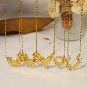 Sunburst Pendant Necklace 18K Gold Plated Stainless Steel Minimalist Sunflower Heart Geometric Clavicle Chain For Women