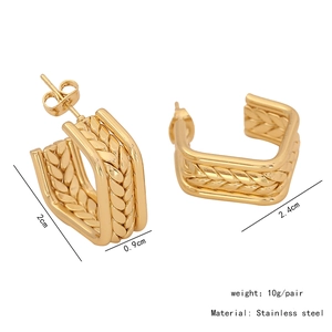 Detailed dimensions of gold stainless steel woven earrings showing size and 10g weight