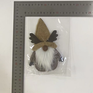 Detailed measurement of a plush Christmas gnome cutlery holder showing a height of 20cm