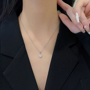 Collier en acier titane argenté minimaliste avec pendentif rond en zircon pour femme