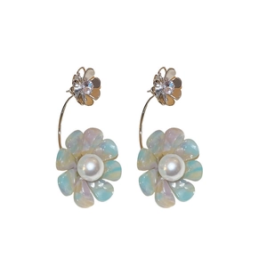 Elegant floral stud earrings with gradient resin petals, pearls and sparkling zircons