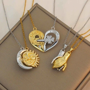 Titanium Steel Copper Rhinestone Heart Sun Moon Hand Pendant Necklace For Women Fashion Gold Silver Plated Clavicle Chain