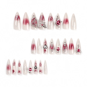 Faux ongles dégradés bordeaux avec papillon 3D métallique et strass argentés brillants