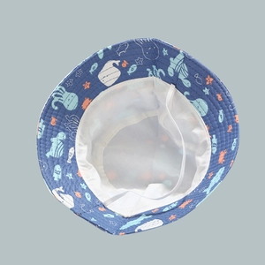 Cappello da sole blu per bambini con stampe marine e fodera in rete traspirante