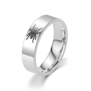 Fashion titanium steel spider web ring with black engraving on a polished silver band