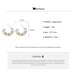 Detailed size measurement of C-shaped geometric earrings with 1.7cm width and 2.1cm height