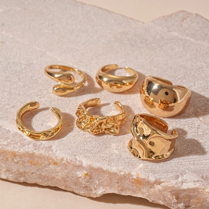 6-piece set of gold geometric water-drop rings with pleated and hammered textures