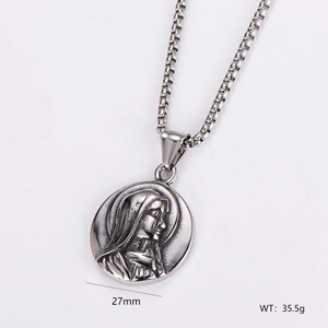 Detail of silver Virgin Mary pendant with 27mm diameter and square pearl chain