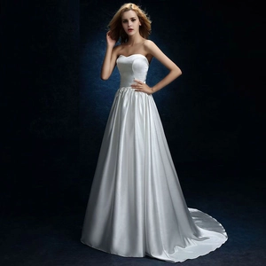Robe De Mariée En Satin Sans Bretelles Coupe En A Longueur Sol Robe De Soirée Avec Traîne Blanc Ivoire