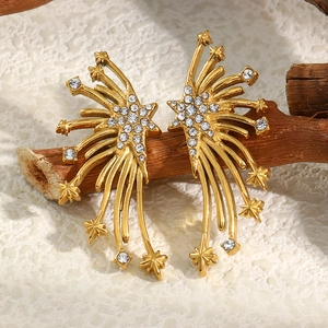 Élégantes boucles d'oreilles étoiles dorées 18K en acier inoxydable avec zircon brillant