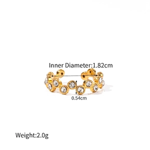 Golden wavy ring with zircon stones in a minimalist stainless steel linked design