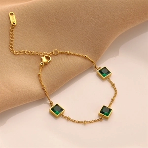 Elegant gold-plated stainless steel chain bracelet with square green emerald zircons