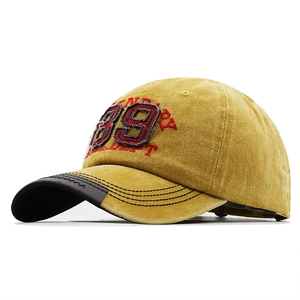 Vintage-Baseballkappe aus gewaschener Baumwolle in Senfgelb mit besticktem 89er-Motiv