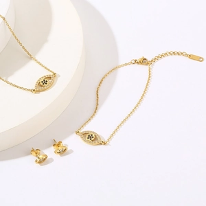 Golden Evil Eye jewelry set with necklace bracelet and earrings in stainless steel
