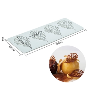Detailed technical drawing of leaf-shaped silicone mold with exact dimensions for baking