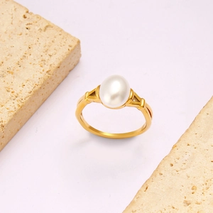 Anello vintage francese in acciaio inossidabile placcato oro 18K con elegante perla ovale