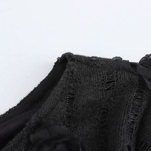 Robe longue noire élégante en maille avec texture florale 3D et détails ajourés fins