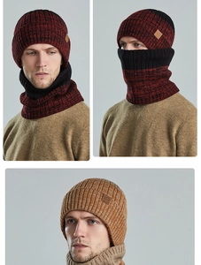 Detail van winter gebreide muts en nekwarmer set met textuur en pasvorm voor volwassenen