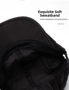 Dettaglio ravvicinato della fascia antisudore in cotone nero all'interno del cappello