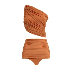 Schicker brandorangefarbener Ein-Schulter-Bikini mit Faltenstruktur und hoher Taille