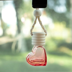 6ml heart-shaped glass perfume bottle with pink liquid and wooden lid for car hanging