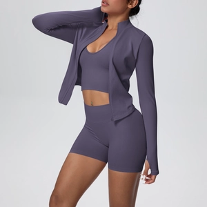 Ensemble de yoga 3 pièces pour femme avec veste zippée, brassière et short en maille côtelée