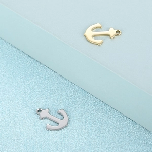 Minimalist stainless steel anchor pendants in gold and silver finishes for DIY jewelry