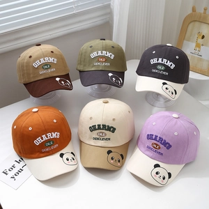 Casquettes de baseball enfant avec broderie panda en six couleurs dont kaki et vert