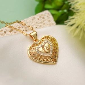 Collana con pendente a cuore placcato oro 18K, design a filigrana e croce con zirconi