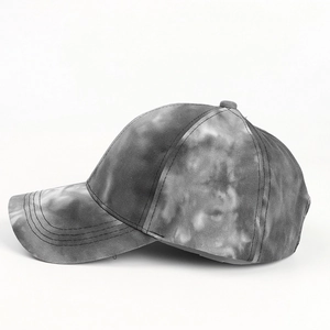 Casquette de baseball en coton tie-dye gris et blanc avec visière incurvée élégante