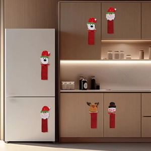 Detalle de fundas para manijas de refrigerador de Navidad con motivos de Papá Noel y alce